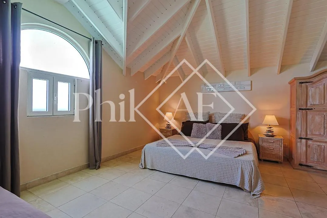 Fantastic View 4 Bed-Rooms Villa At Orient Beach Quarter of Orleans Sint Maarten/Saint Martin