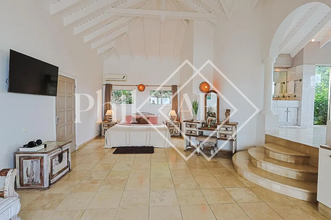 Fantastic View 4 Bed-Rooms Villa At Orient Beach Quarter of Orleans Sint Maarten/Saint Martin