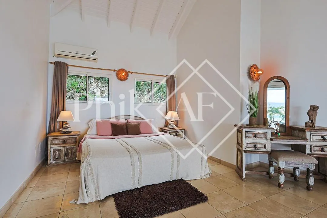Fantastic View 4 Bed-Rooms Villa At Orient Beach Quarter of Orleans Sint Maarten/Saint Martin
