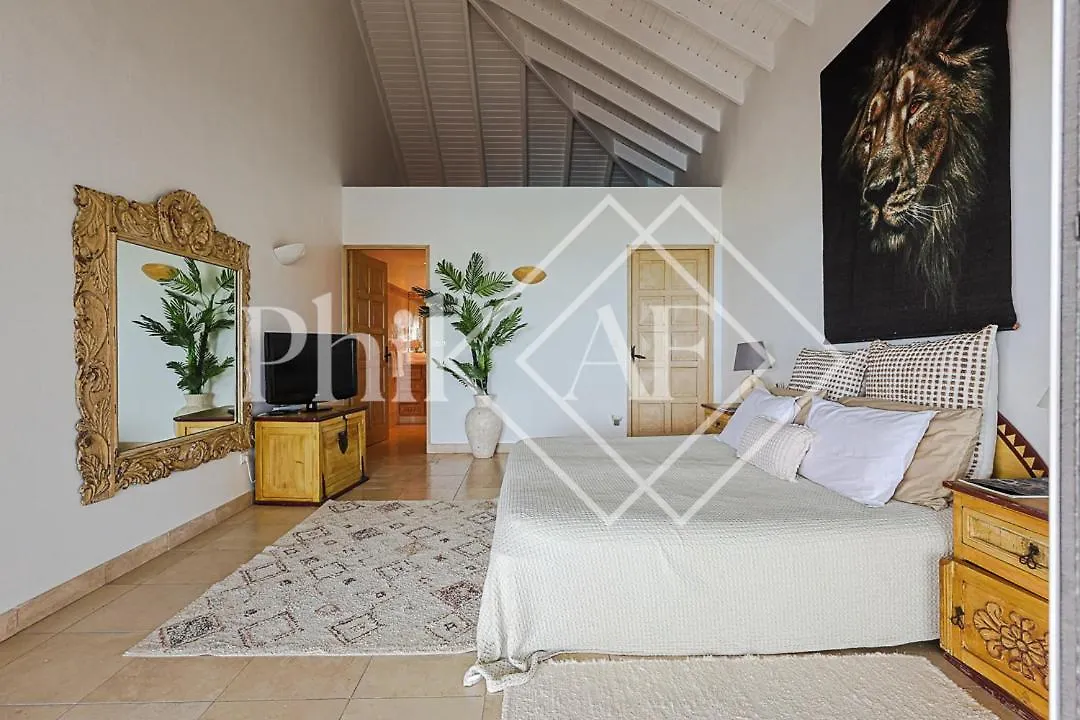 Fantastic View 4 Bed-Rooms Villa At Orient Beach Quarter of Orleans